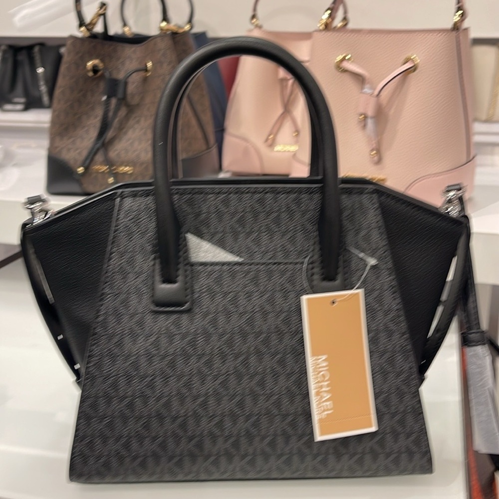 MICHAEL KORS
Avril Small Logo Top-Zip Satchel
COLOR BLACK
NWT - Picture 9 of 16